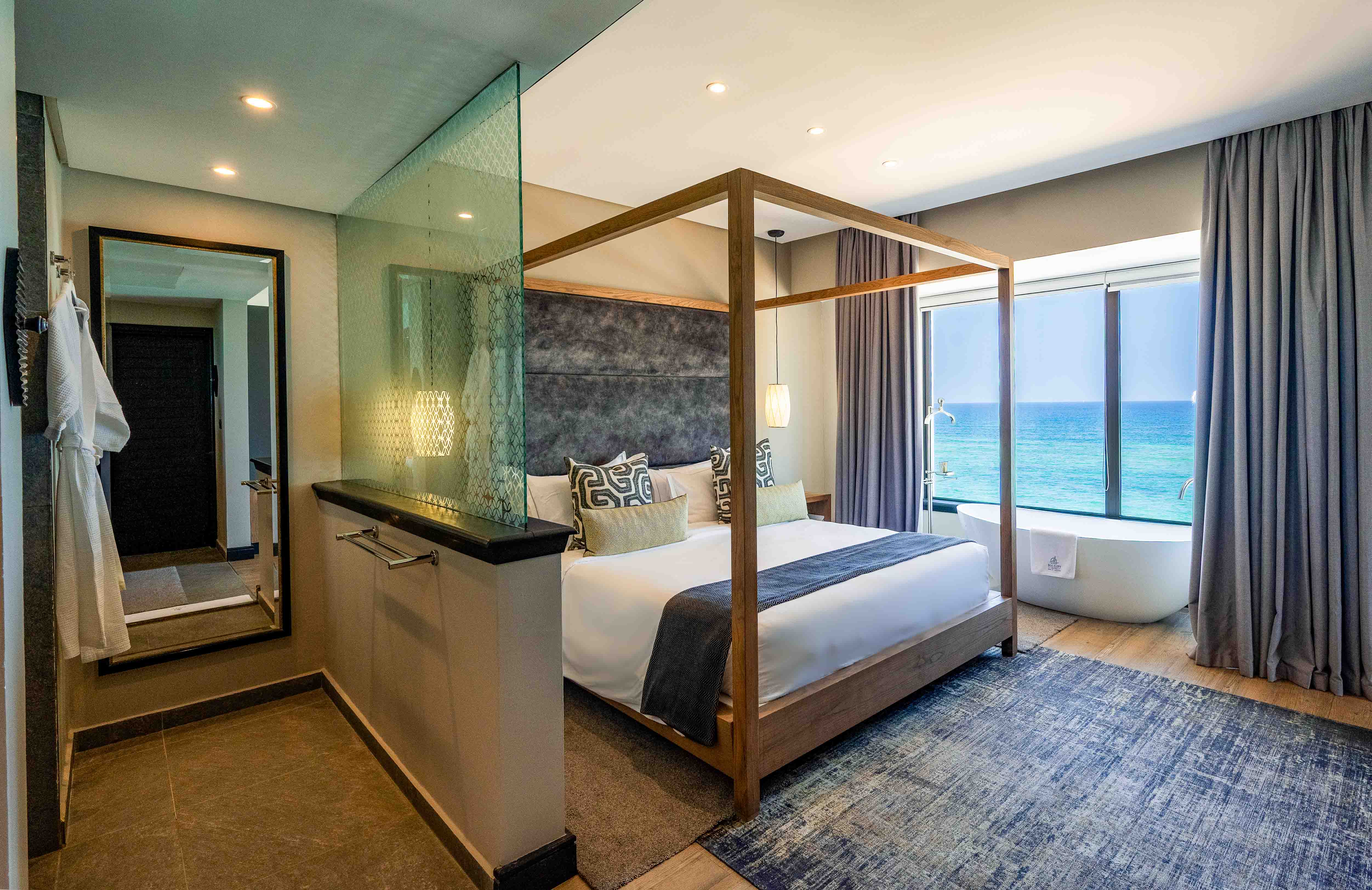 room_title