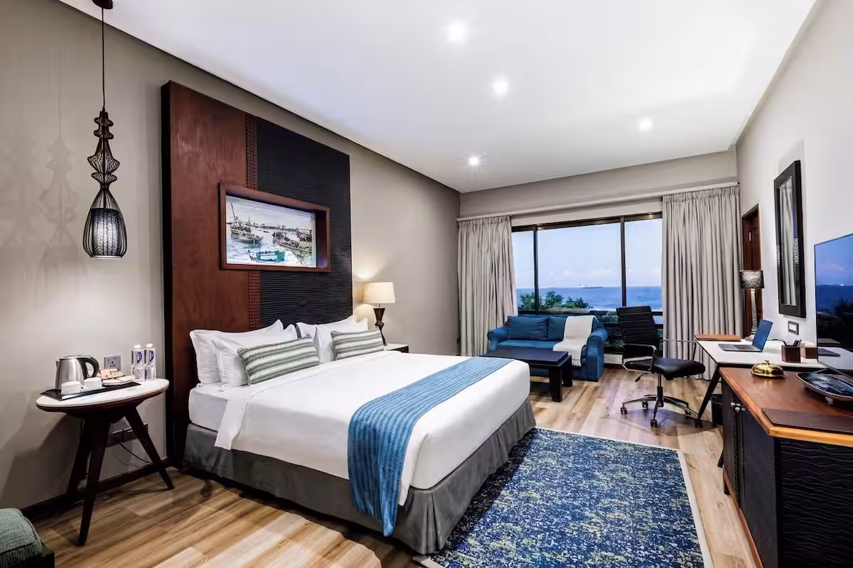 room_title